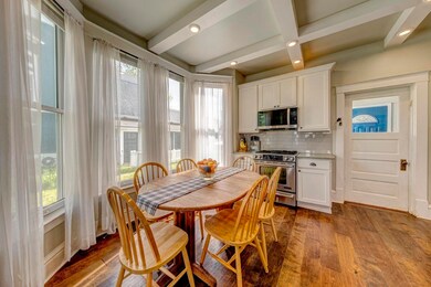 06 Informal Dining