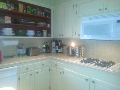 4124 E Camelback Kitchen Stove