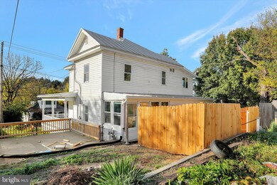 410 N Massanutten St, Strasburg, VA 22657 - photo 4