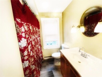 2nd floor Bathroom