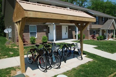 1250 W Adams Hill Cir unit 702, Bloomington, IN 47403 - photo 3