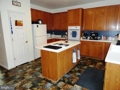 2717 Thornbrook Ct, Odenton, MD 21113 - photo 7