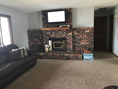 4002 W Redwood Dr, North Platte, NE 69101 - photo 3