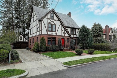 22 Kenilworth Way, Pawtucket, RI 02860 - photo 2