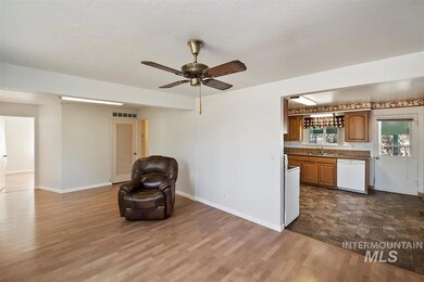 921 N Shamrock Ave, Boise, ID 83713 - photo 3