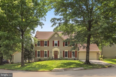 3123 Nestlewood Dr, Herndon, VA 20171 - photo 2