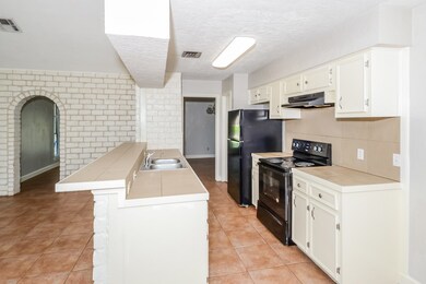 7506 Antoine Dr, Houston, TX 77088 - photo 5