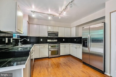 9823 Sherwood Farm Rd, Owings Mills, MD 21117 - photo 4