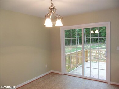 Kitchen - Large eating area