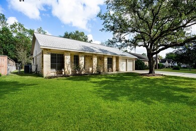 2614 Westfield St, Alvin, TX 77511 - photo 2