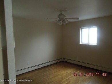 125 W Holly St, Hazleton, PA 18201 - photo 5