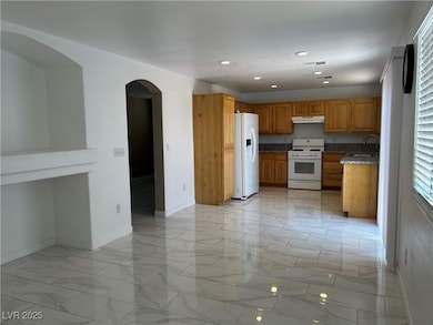 7975 Twain Harte St, Las Vegas, NV 89139 - photo 6