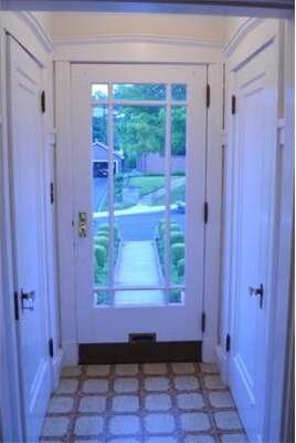 37 Lindbergh Ave, Holyoke, MA 01040 - photo 3