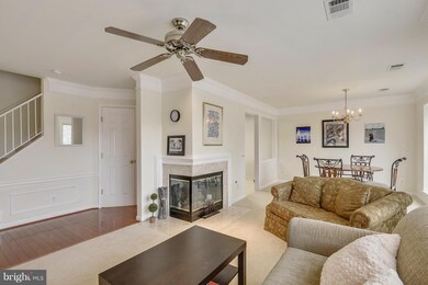 8204 Catbird Cir unit 201, Lorton, VA 22079 - photo 4