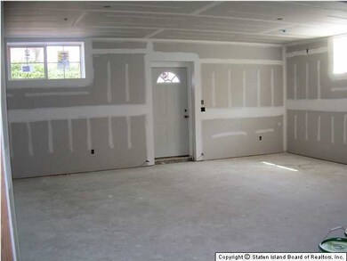 125 Bionia Ave, Staten Island, NY 10305 - photo 7