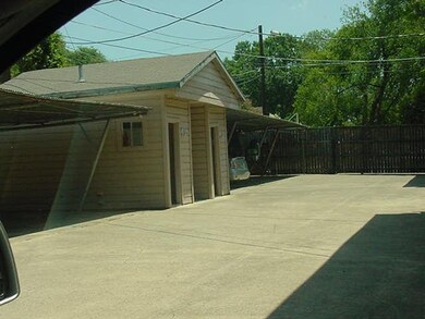 carport & laundry