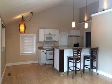 209 W 10th St, Lapel, IN 46051 - photo 2