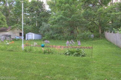 324 N Madison St, Marshall, MI 49068 - photo 4