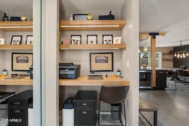 06-Entry & desk