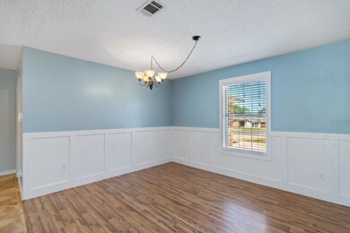 1211 Jefferyscot Dr-04