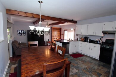Kitchen/Eating Area