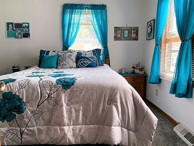 908 E 22nd Ct, Des Moines, IA 50317 - photo 5