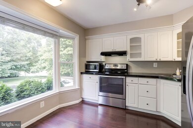 6107 Heron Pond Ct, Burke, VA 22015 - photo 6