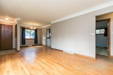 1131 Crestview Dr SE, Cedar Rapids, IA 52403 - photo 7