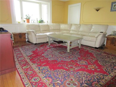2nd Floor Living Room