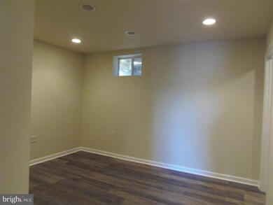 302 Hupps Hill Ct, Strasburg, VA 22657 - photo 5