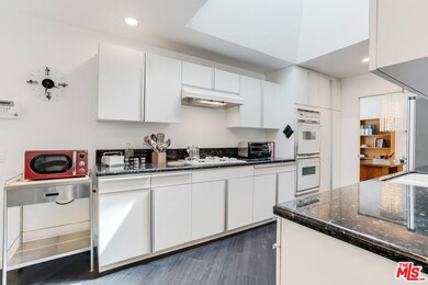 22705 Crespi St, Woodland Hills, CA 91364 - photo 7