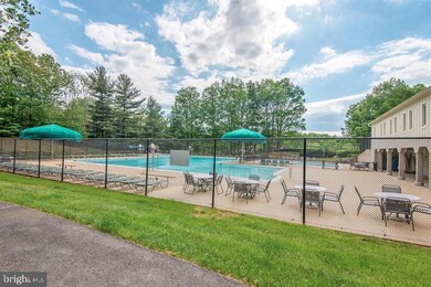 5910 Cove Landing Rd unit 202, Burke, VA 22015 - photo 3