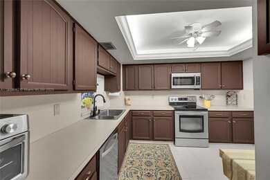 The Tower at Port Royale unit 1009, Fort Lauderdale, FL 33308 - photo 7