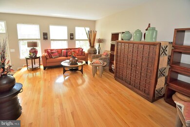 2515 James Monroe Cir, Herndon, VA 20171 - photo 4