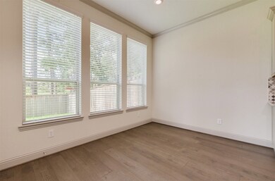 Bright dining/breakfast area.