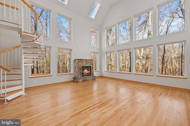 10450 Hunter View Rd, Vienna, VA 22181 - photo 6