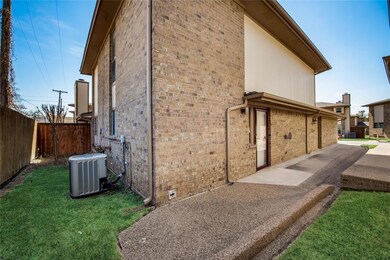 19 Rockwood Cir, Bedford, TX 76021 - photo 2