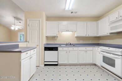 938 Laurel Oak-07495
