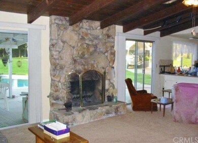portion of family room off the kitchen, lots of wi