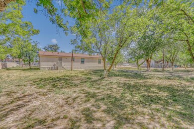 441 Valle Los Nogales Dr, Socorro, TX 79927 - photo 6