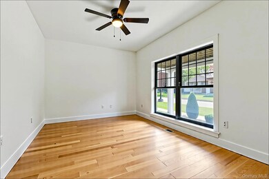 1708 Fieldstone Manor Dr, Mohegan Lake, NY 10547 - photo 6