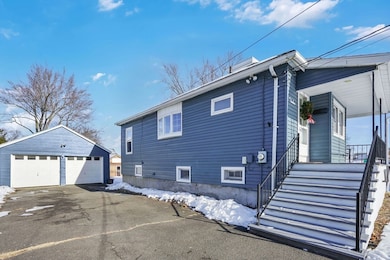 12 Stebbins St, Chicopee, MA 01020 - photo 3