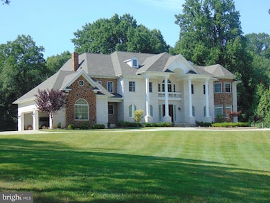 1027 Towlston Rd, McLean, VA 22102 - photo 3