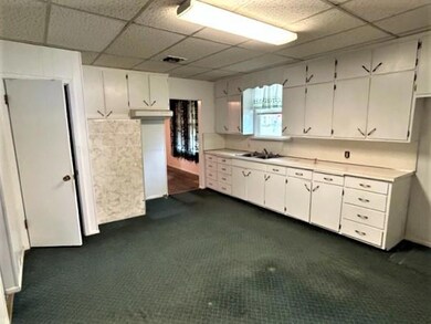 114 W Morse St, Fredericksburg, TX 78624 - photo 6