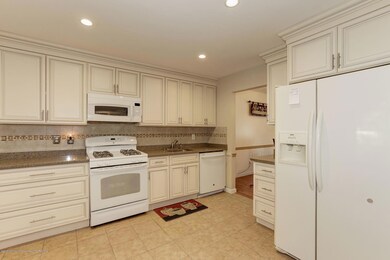 27 Marc Dr, Manalapan, NJ 07726 - photo 7