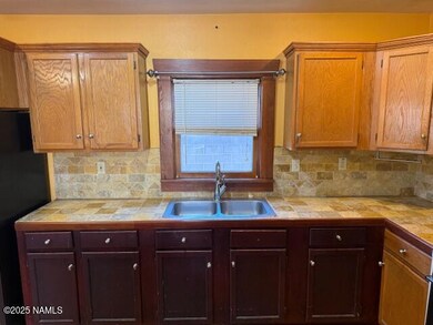 722 N Warren Ave, Winslow, AZ 86047 - photo 6