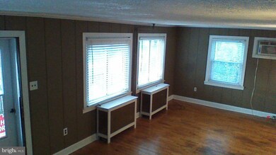 314 N Massanutten St, Strasburg, VA 22657 - photo 2