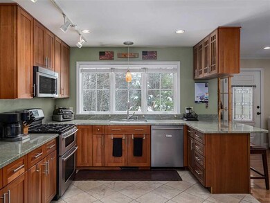 517 Sinclair Dr, Stowe, VT 05672 - photo 7