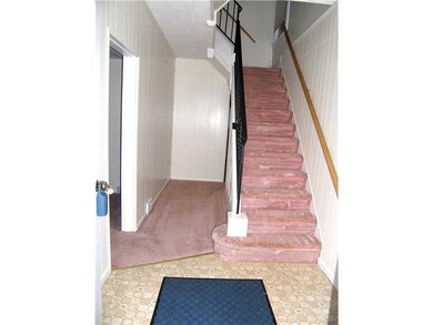 Entry/Foyer.