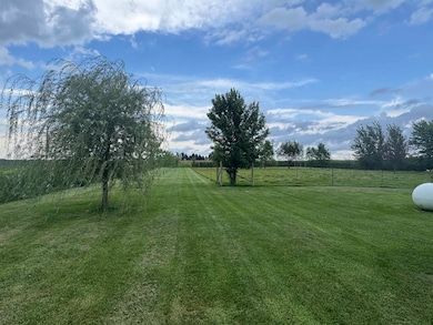 8138 Schenk Rd, Waterloo, IA 50703 - photo 4